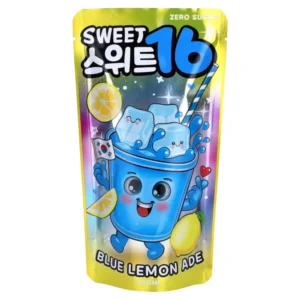 Sweet16 Blue Lemon Ade (Zero Sugar) – 200 ml Trinkbeutel, koreanisches zuckerfreies Getränk mit Zitronengeschmack von Sweet16, leuchtend blau, kalorienarm und perfekt über Eis serviert.