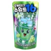 Korean Drink - Sweet16 Green Grape Ade (Zero Sugar) – 200 ml Trinkbeutel, erfrischendes zuckerfreies Getränk mit grünem Traubengeschmack von Sweet16, koreanisches Trendgetränk, serviert über Eis.
