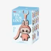 POP MART Labubu 4.0 Pin for Love Mystery Box (N–Z) – Blindbox mit zufälligem Emaille-Pin aus der The Monsters Serie.